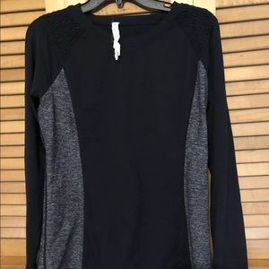 Lululemon Pullover Blk Long Sleeve With Pleats 12
